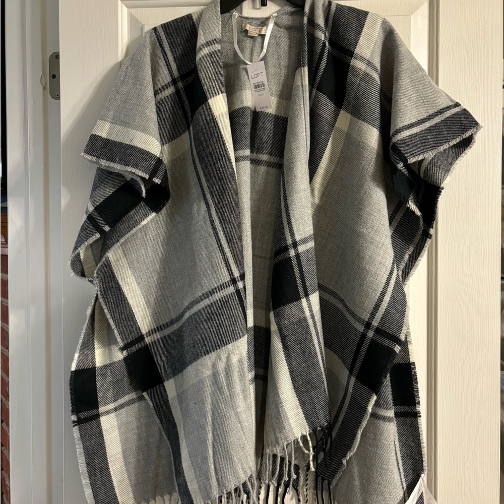 XS/S  Gray and Black Plaid Shawl - LOFT - NWT